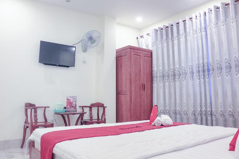 Reddoorz Plus @ Dong Den Street Hotel Cidade de Ho Chi Minh Exterior foto