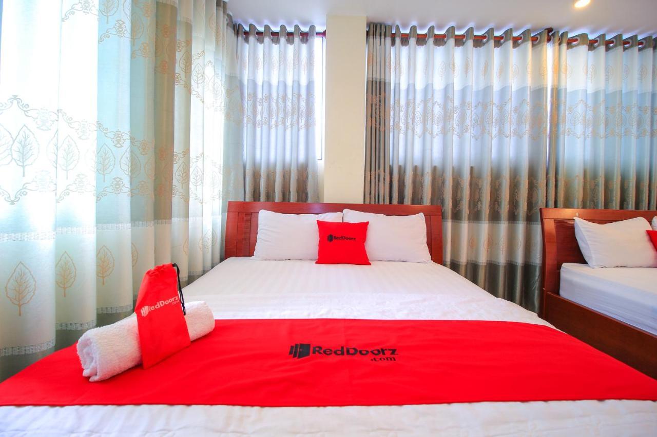Reddoorz Plus @ Dong Den Street Hotel Cidade de Ho Chi Minh Exterior foto