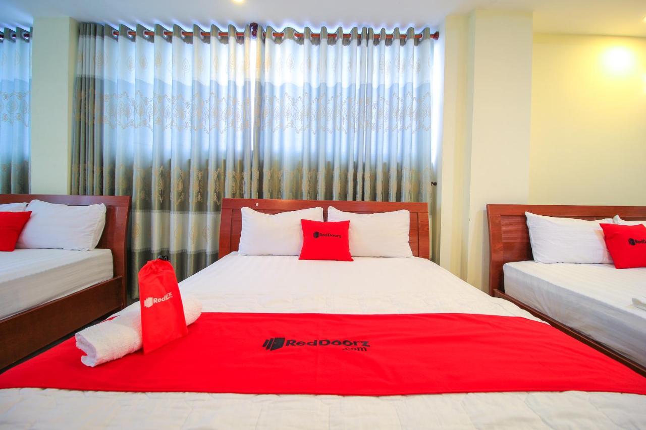 Reddoorz Plus @ Dong Den Street Hotel Cidade de Ho Chi Minh Exterior foto