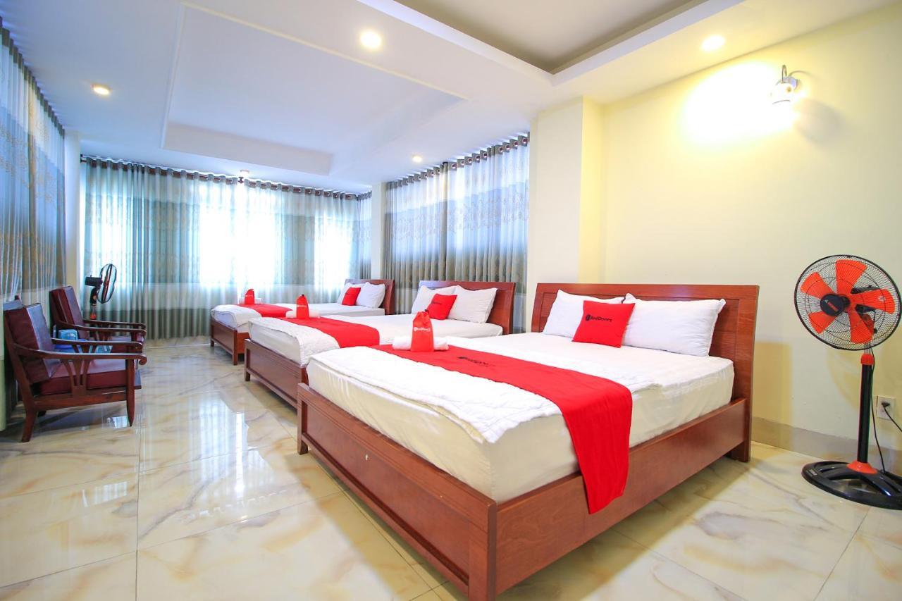 Reddoorz Plus @ Dong Den Street Hotel Cidade de Ho Chi Minh Exterior foto
