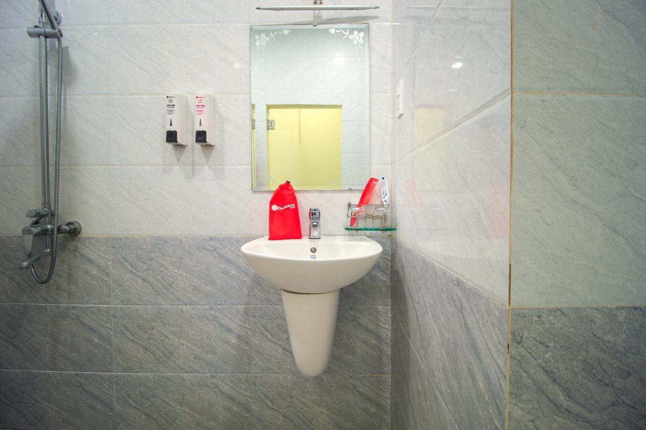 Reddoorz Plus @ Dong Den Street Hotel Cidade de Ho Chi Minh Exterior foto