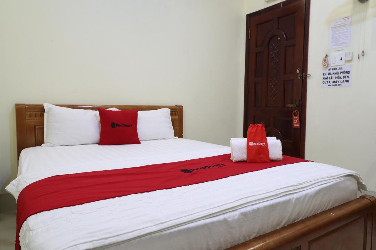 Reddoorz Plus @ Dong Den Street Hotel Cidade de Ho Chi Minh Exterior foto
