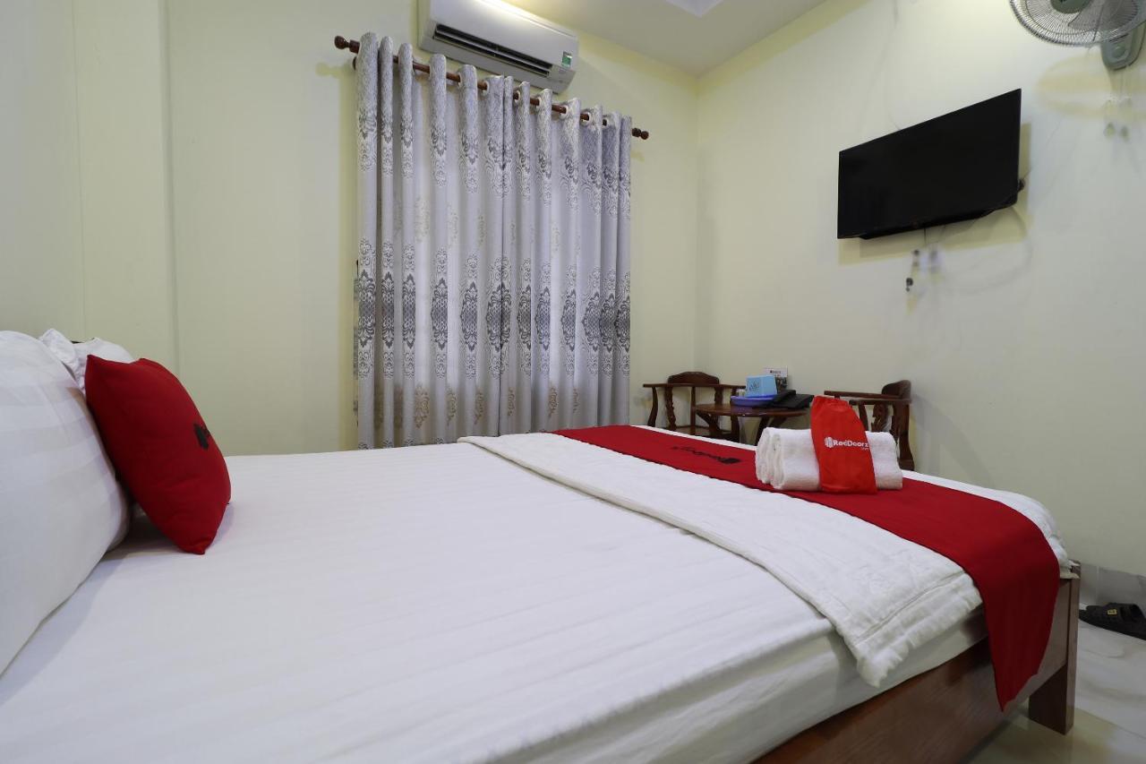 Reddoorz Plus @ Dong Den Street Hotel Cidade de Ho Chi Minh Exterior foto