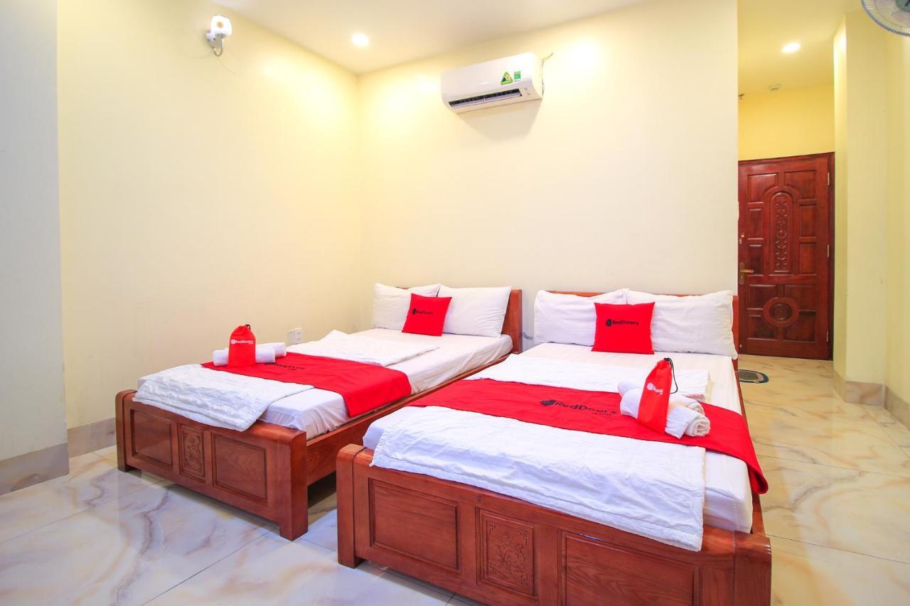 Reddoorz Plus @ Dong Den Street Hotel Cidade de Ho Chi Minh Exterior foto