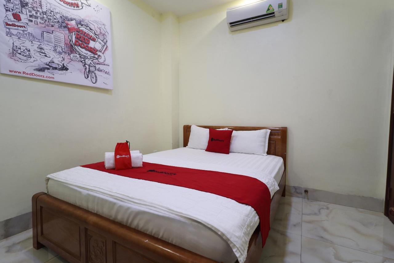 Reddoorz Plus @ Dong Den Street Hotel Cidade de Ho Chi Minh Exterior foto